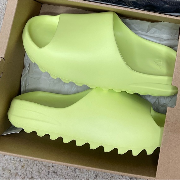 Yeezy slide glow - Picture 1 of 1